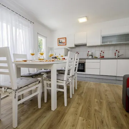 Ani In Trogir * Mittel-dalmatien Guest house 3*