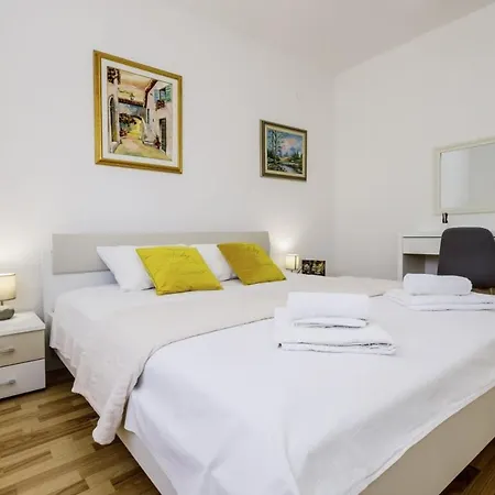 Guest house Ani In Trogir * Mittel-dalmatien Seget Donji