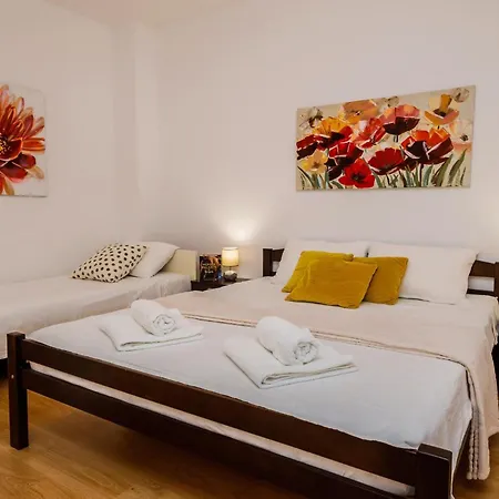 Pensionat Ani In Trogir * Mittel-dalmatien 3*