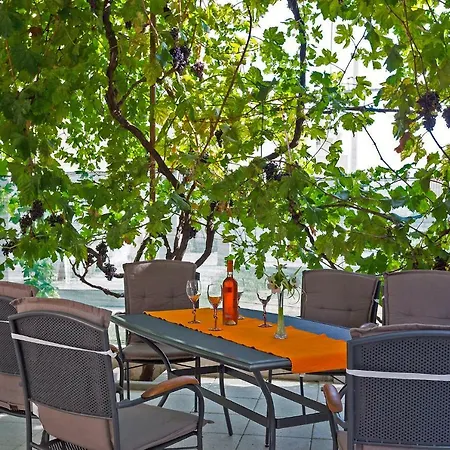 Ani In Trogir * Mittel-dalmatien Guest house 3*