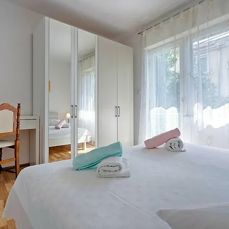 Ani In Trogir * Mittel-dalmatien Guest house 3*